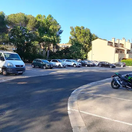 Pool,beach,garden,parking Free,4 Travelers