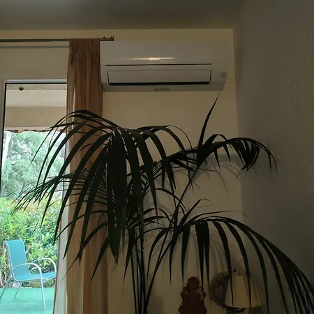 Pool,beach,garden,parking Free,4 Travelers * Saint-Raphael (Var)